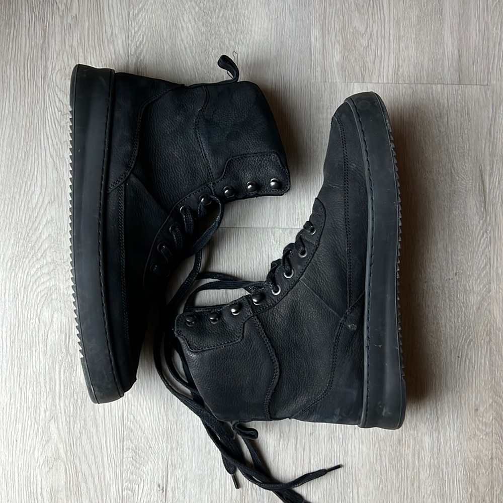 Filling Pieces Hightop